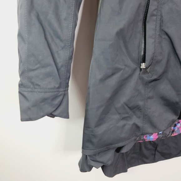 Lululemon Women's Black Rain Rebel Hooded Classic Rain Jacket Size 4 - Picture 4 of 7